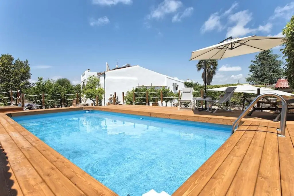 Restored Historic Mansion Paterno with Exclusive Pool, Wifi and AC for 20 people