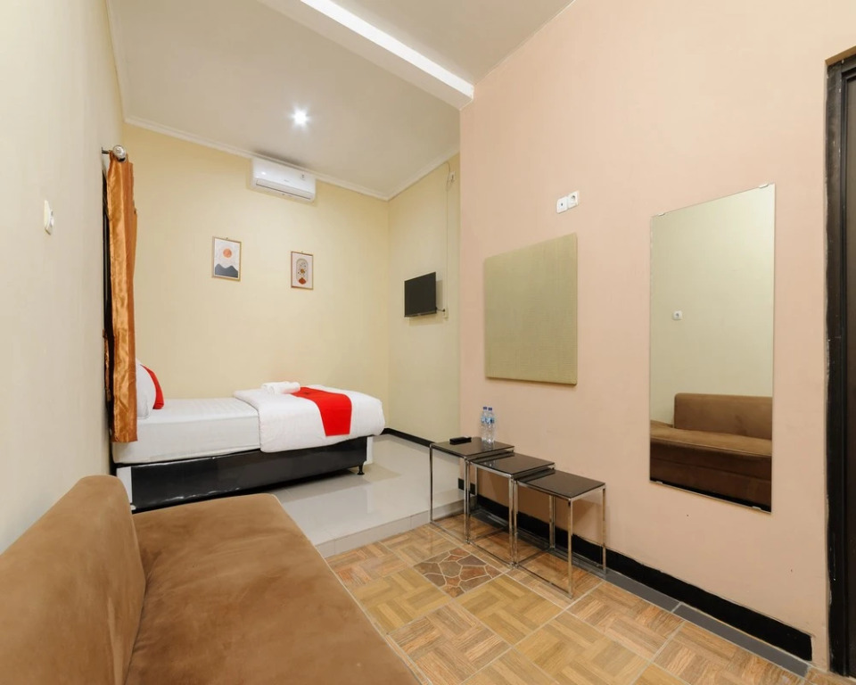 RedDoorz near The Jungle Waterpark Bogor