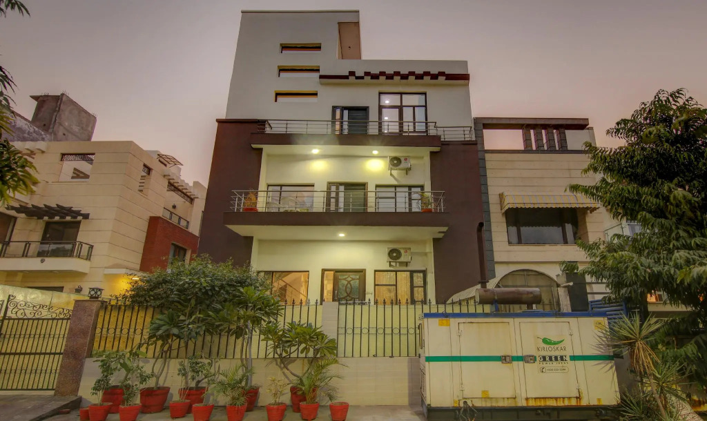 Itsy Hotels Golden Vista Near Noida City Centre