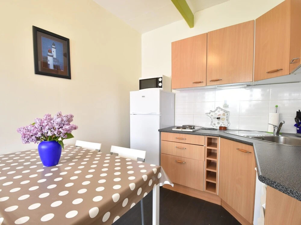 Simple Cottage Opposite the Beach and Within Walking Distance of the Facilities