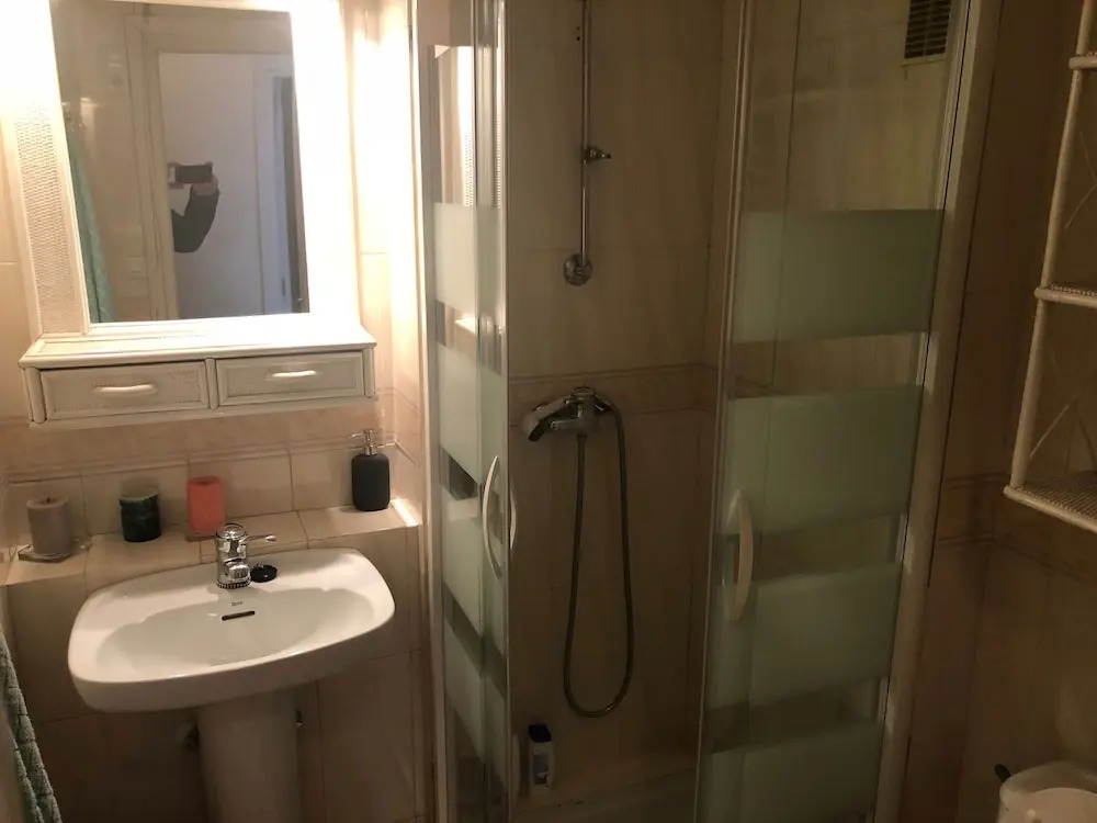 Spacious and Sunny Luxury Located in the Lower Area