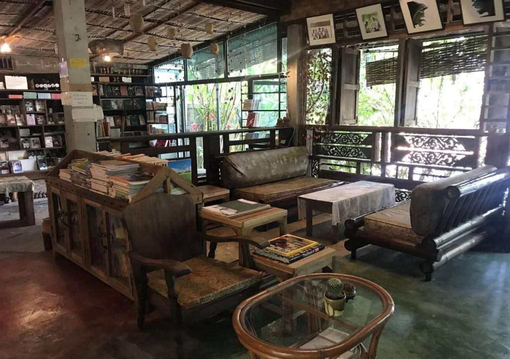 Banban Nannan Library and Guesthome