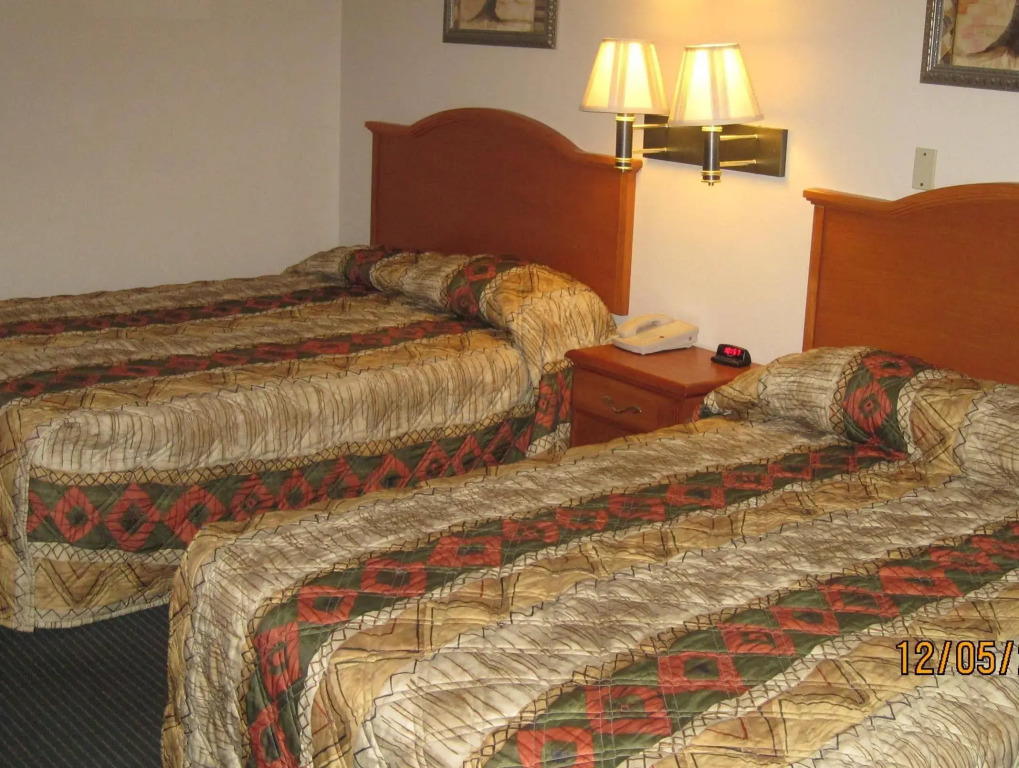 Oakwood Inn