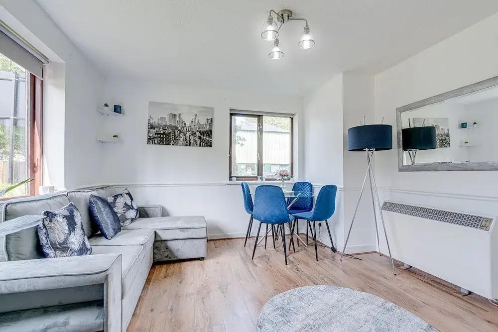 Canadawater-2bedroom-1bathroom-wifi-free Parking