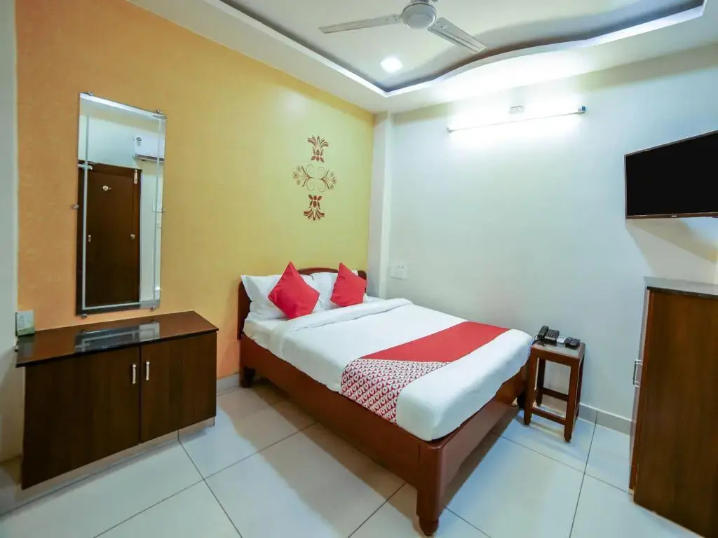 Kartikeya Grande By OYO Rooms