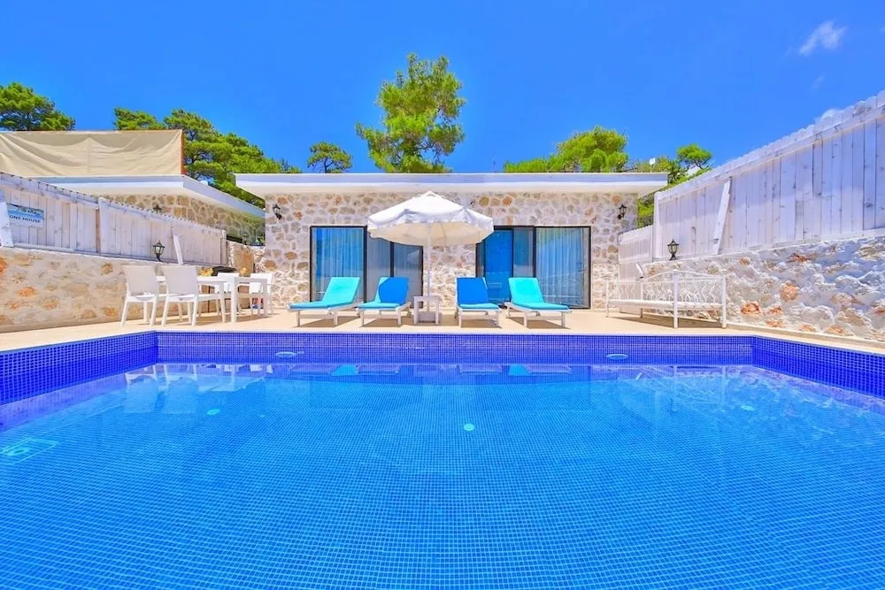 Villa Stone 2