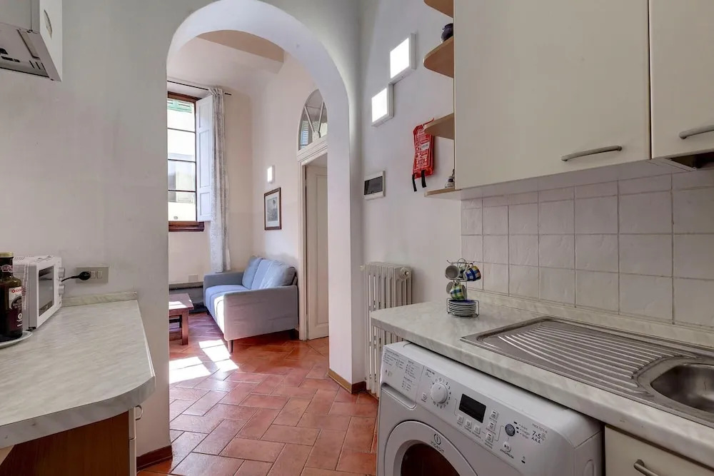 Neri 23 in Firenze With 3 Bedrooms and 2 Bathrooms