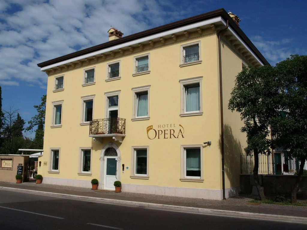 Hotel Operà