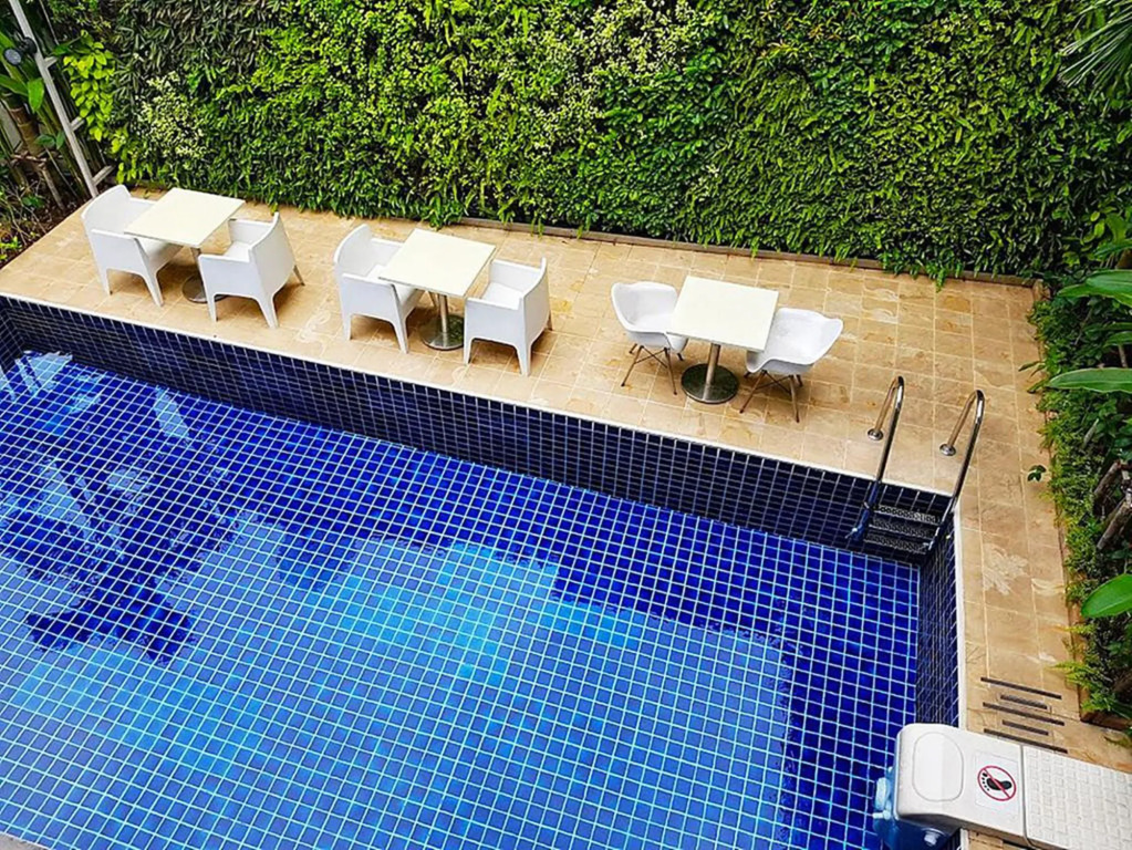 Dinsomon Hotel