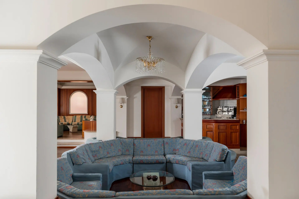 Hotel Trevi Riccione, in centro sul mare con cucina