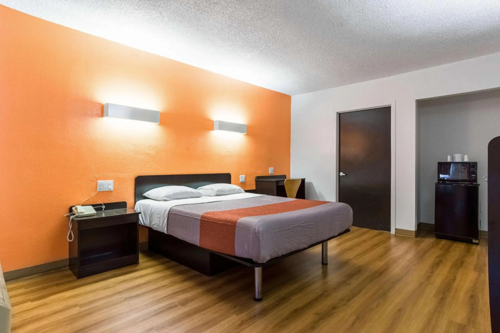 Motel 6-Long Beach, CA - International City