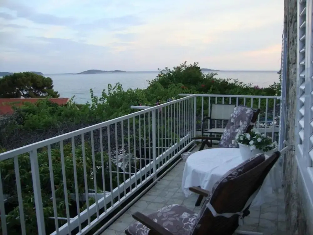 Apartments Villa Mare - One Bedroom Apartment with Balcony and Sea View