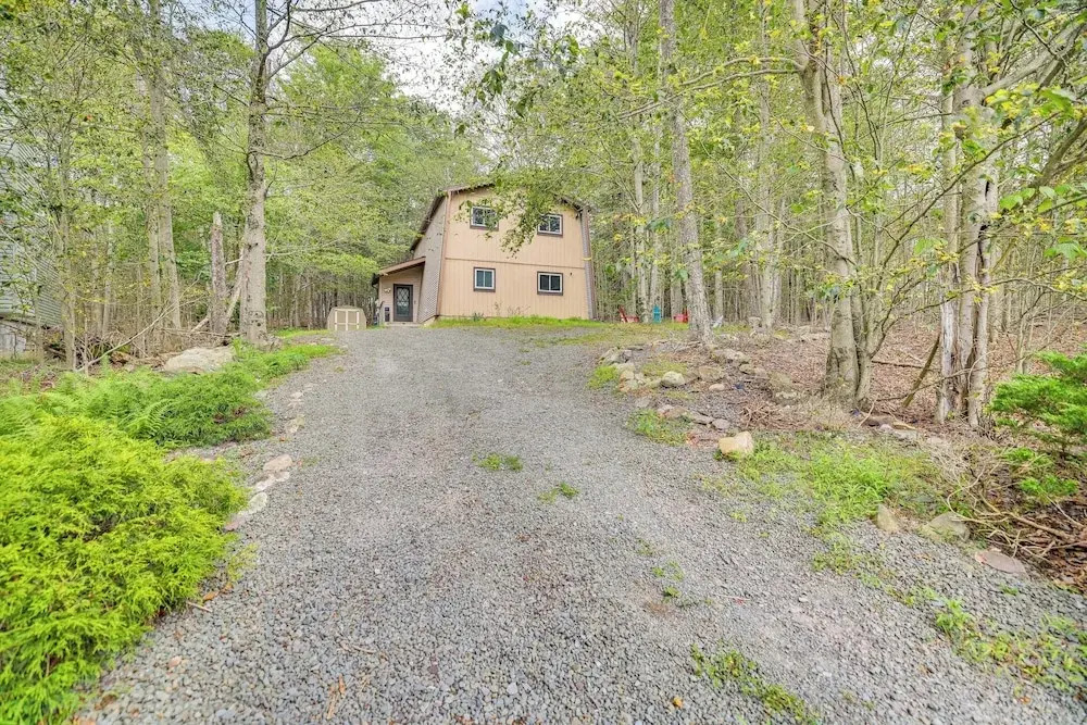 Wooded Tobyhanna Home w/ Fire Pit & Lake Access!