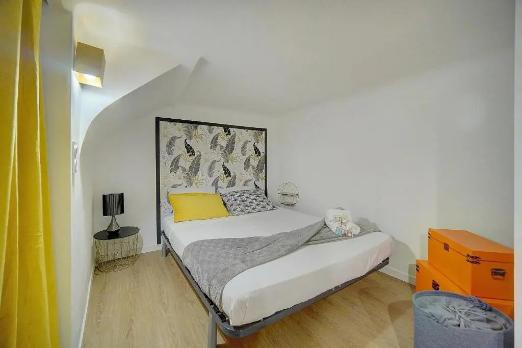 #31 Comfy place in the Old Town Balcony & AC 2Min to Beach