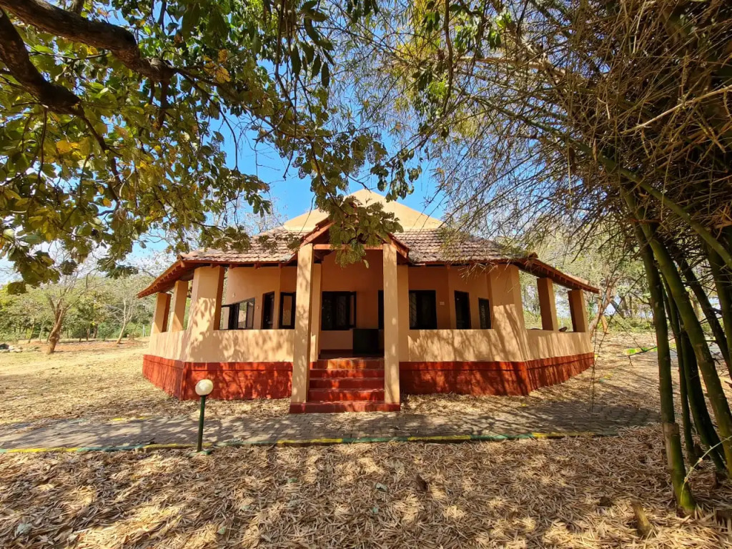 Country Club Wildlife Resort