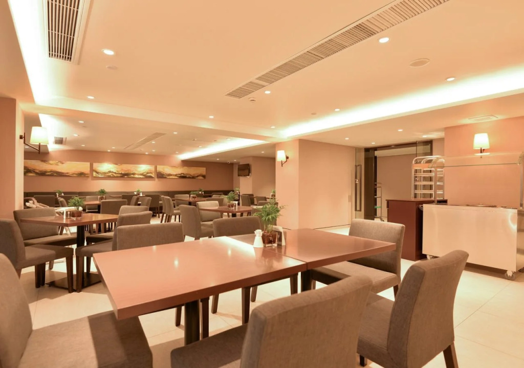 Home Inns Plus Shanghai Xujiahui Branch