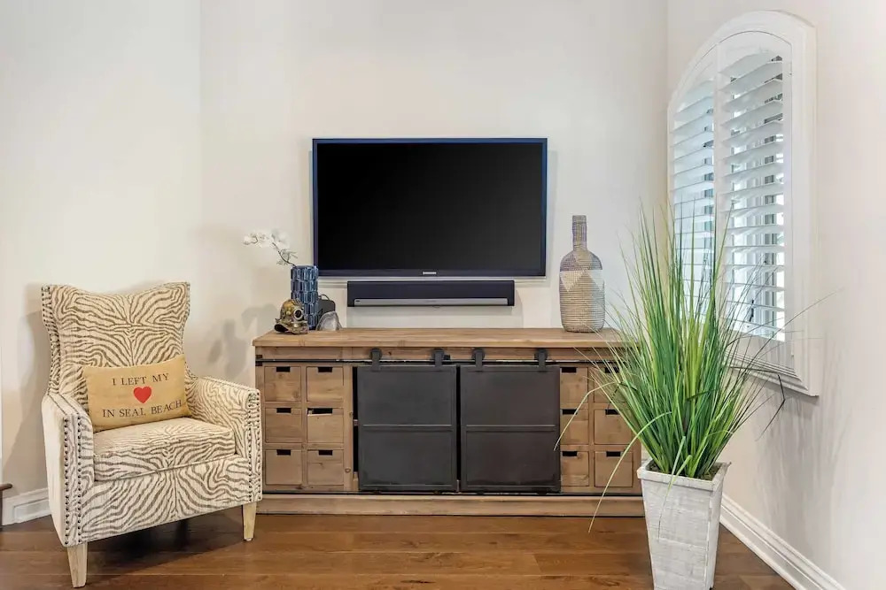 Seventh & Shore Stylish Seal Beach Home w/ Elevator, Fireplace + Bold Design