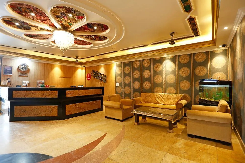 OYO 10433 Hotel Meenakshi