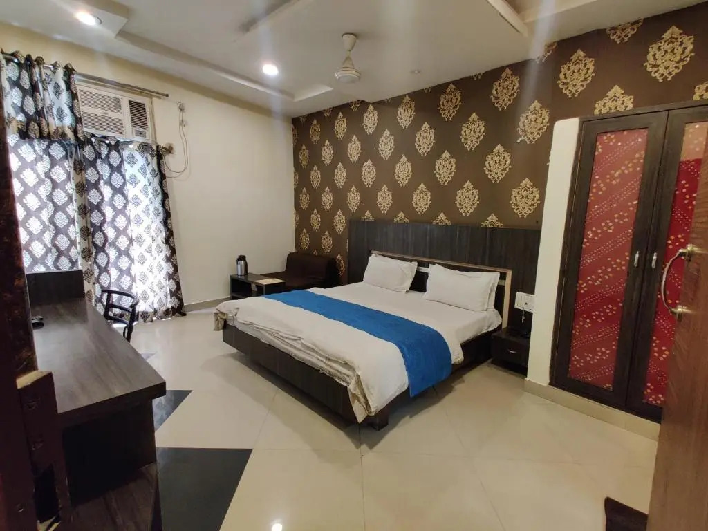 Hotel Savera