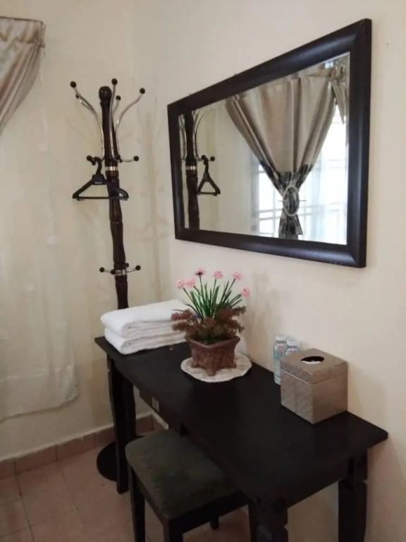 Aini's Guest House In Vista Amani Condo