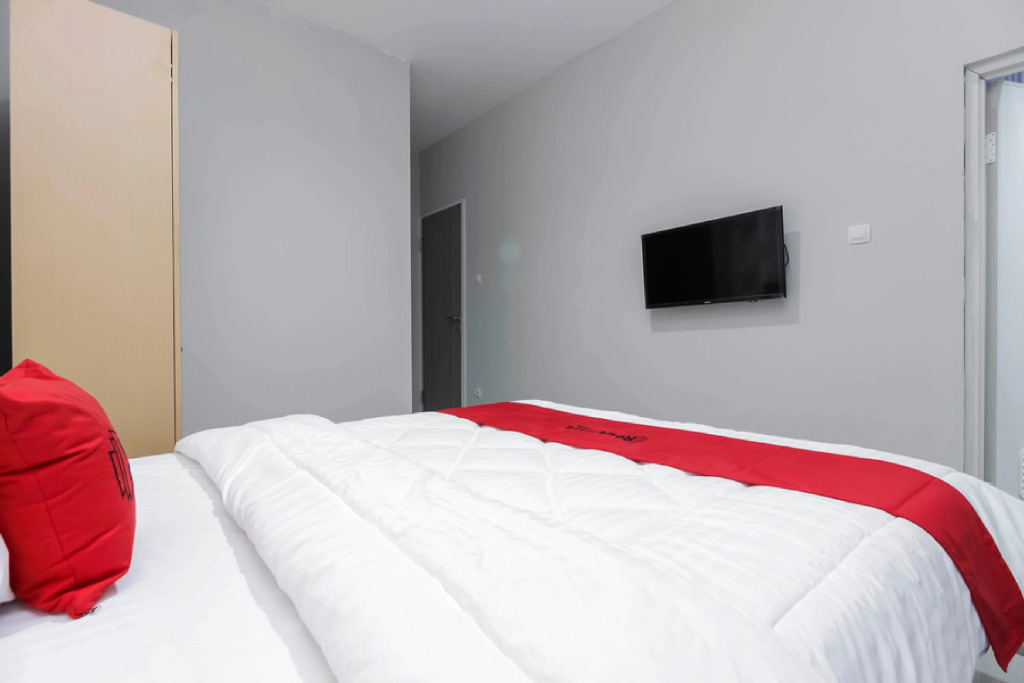 RedDoorz Syariah near Metropolitan Mall Bekasi