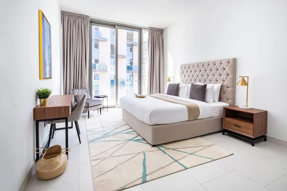Mesmerizing Upscale 1BR Apartment in Soho Palm Jumeirah