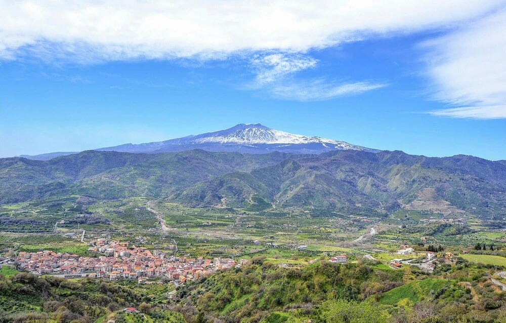 Amazing Apartment in Giardini Naxos With 2 Bedrooms and Wifi