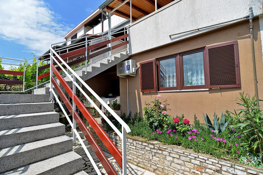 Apartment 604