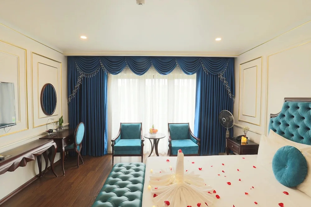 Royal Văn Phú Hotel