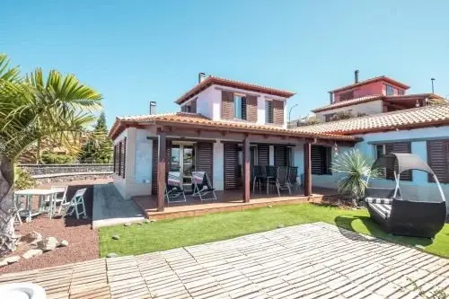 Salitre House