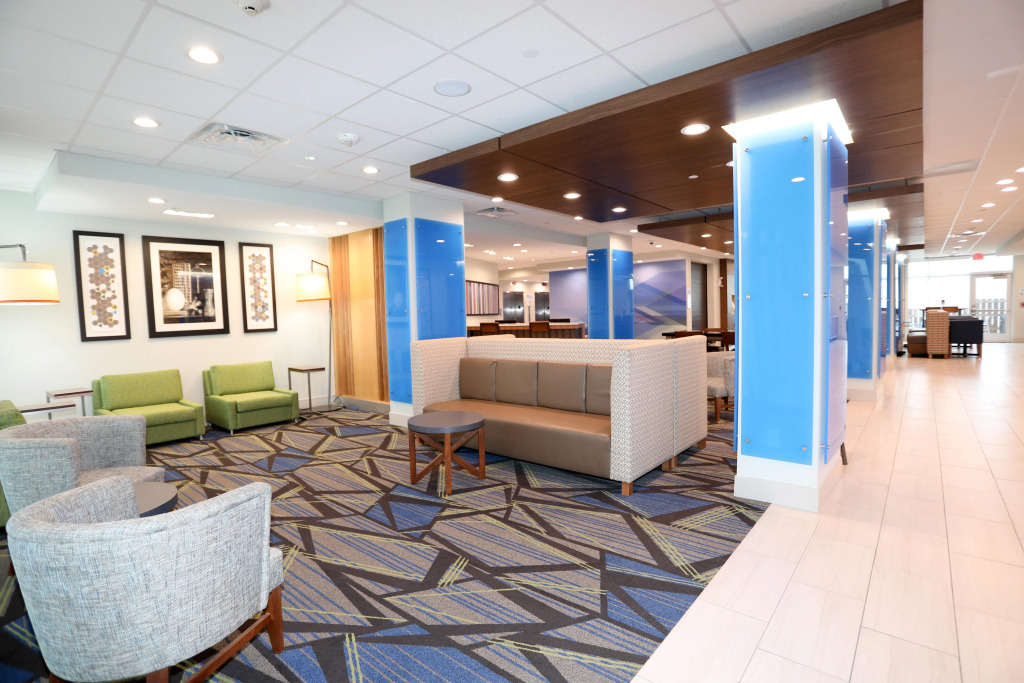 Holiday Inn Express & Suites Forney
