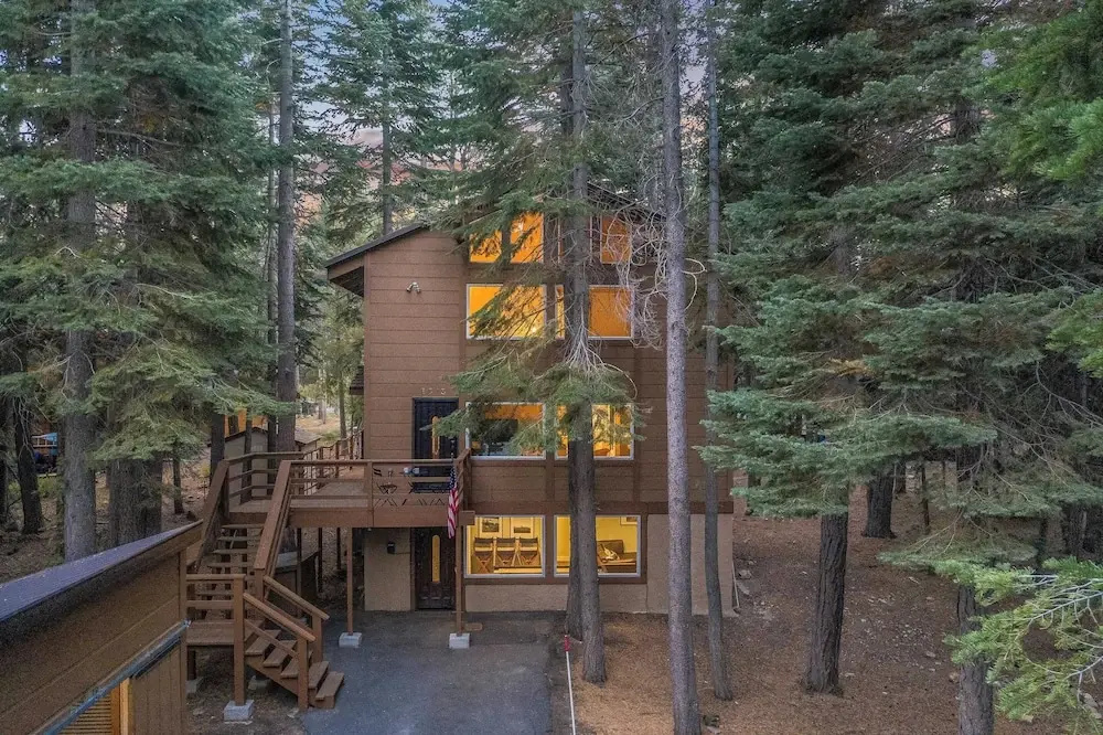Homewood by Avantstay Amazing Family Cabin w Hot Tub Sauna