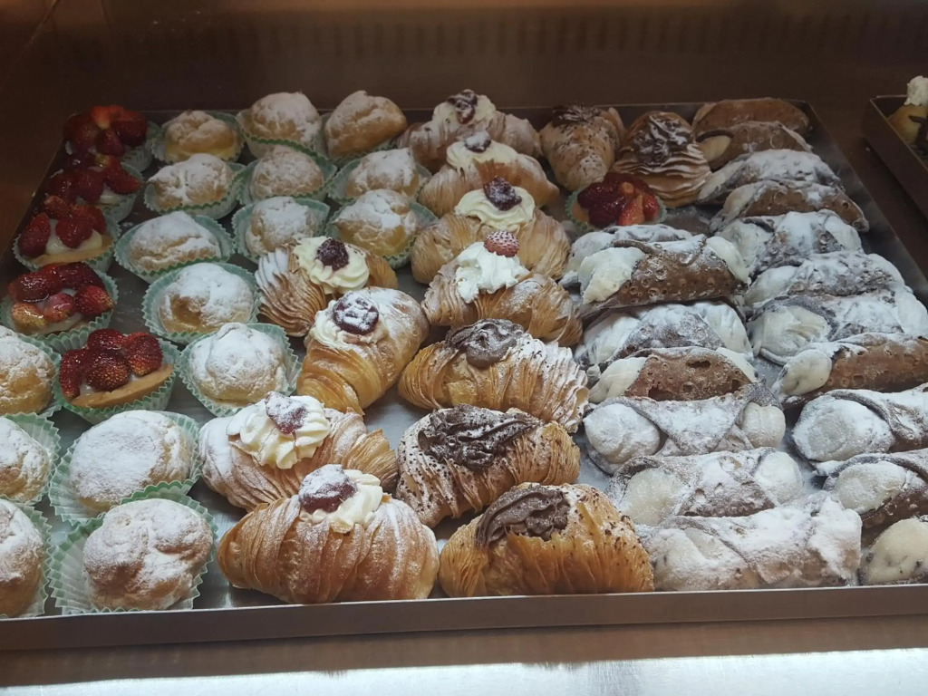 Euforia Napoli - Tre Sedi - Three Locations