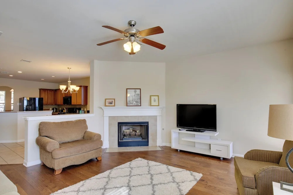 4 Mi to TPC San Antonio: Cozy Getaway w/ Deck