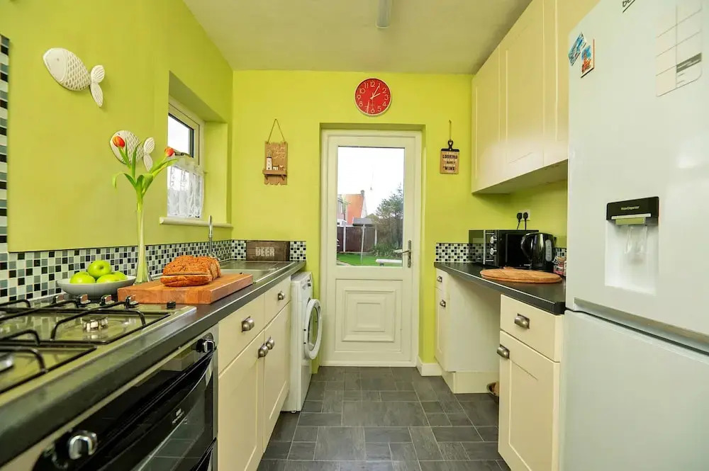 Seaside Getaway in Kinmel Bay, No Deposit