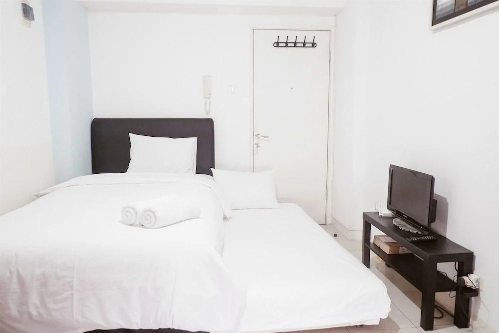 Comfort Stay Studio Room @ Green Palace Kalibata Apartment