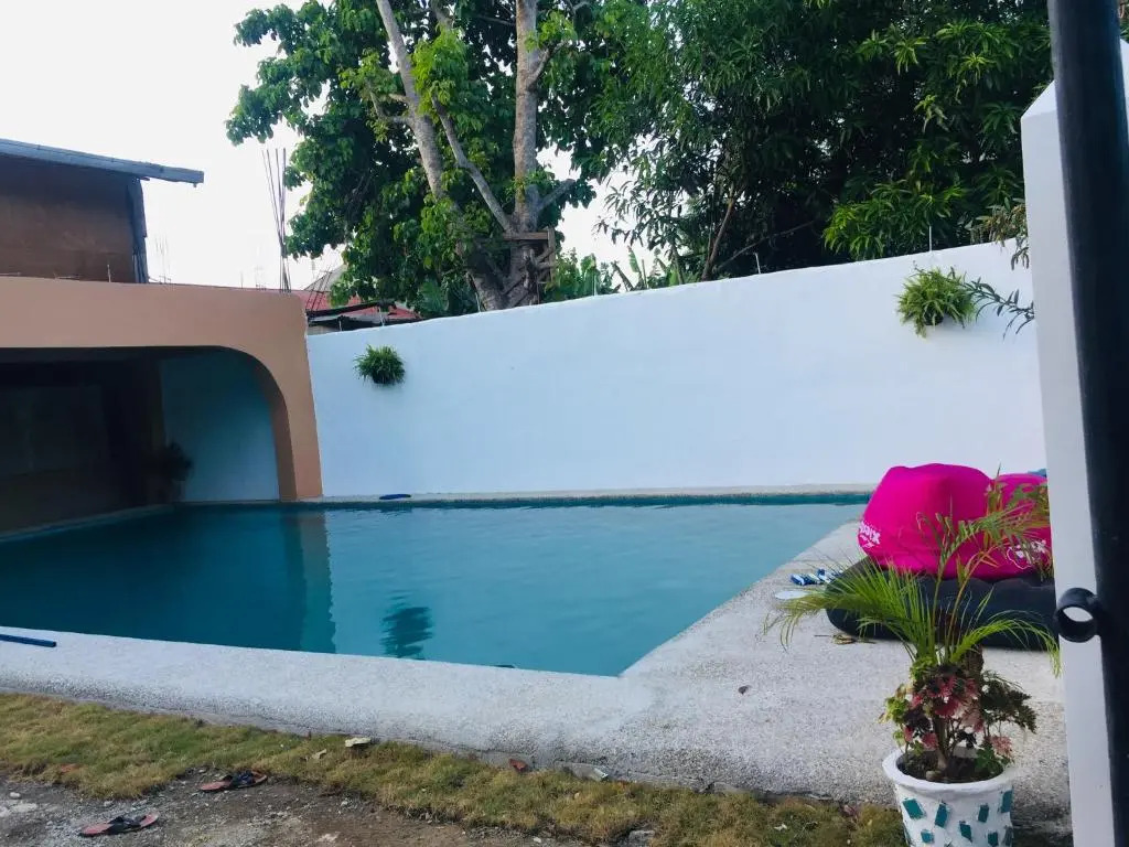 Larosa Hostel Puerto Princesa