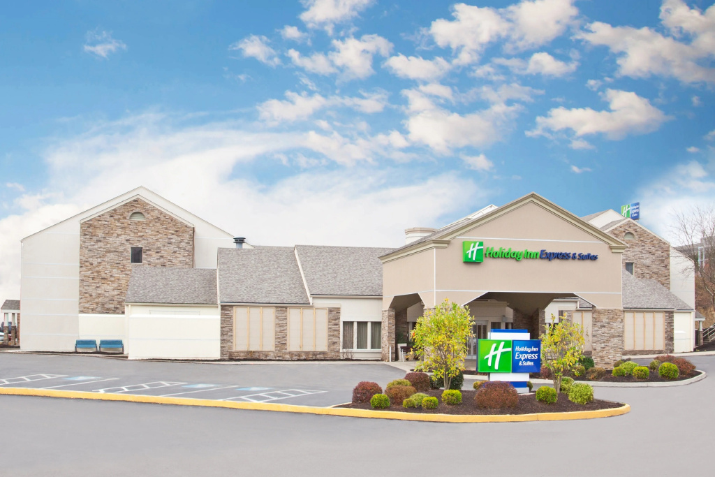 Holiday Inn Express Hotel & Suites Pittsburgh Airport by IHG