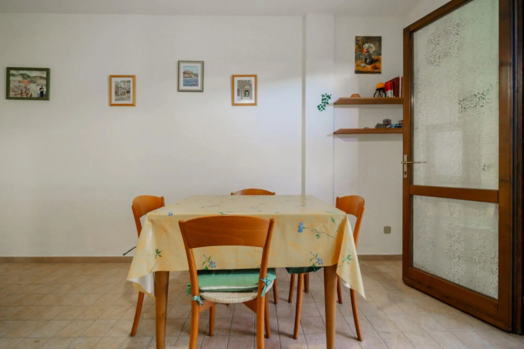 Bilo Sofi with small terrace overlooking the large garden very close to the center of Marina di Camp-BILO SOFI CON GIARDINO