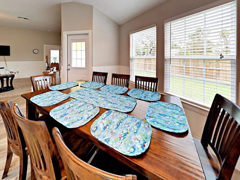 1411 Linden Home 3 Bedrooms 2 Bathrooms Home
