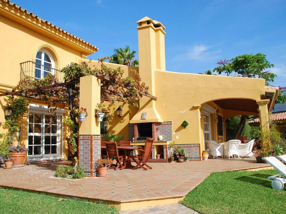 Holiday Villa near Fuengirola with Private Swimming Pool in Green Oasis