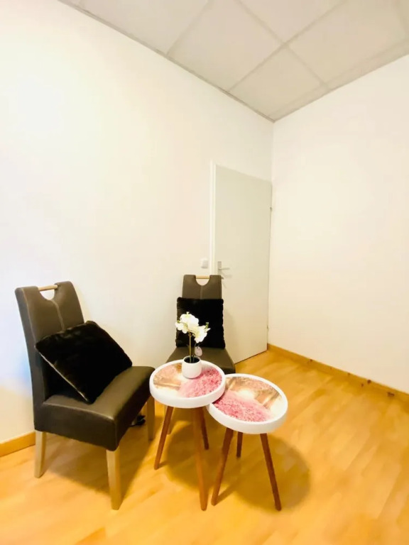 Spacious 2BR Apt For 9 Near Liesing