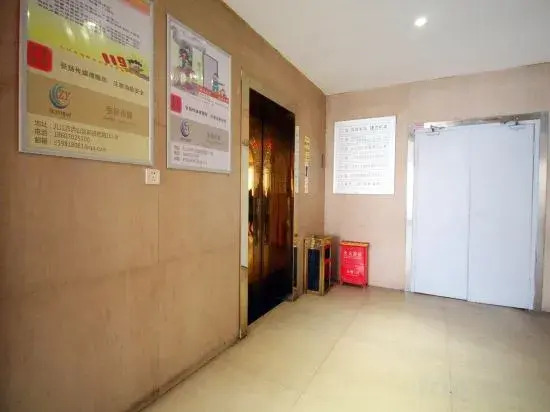 Jiujiang Coast Hotel (Happy City No.3 Middle School)