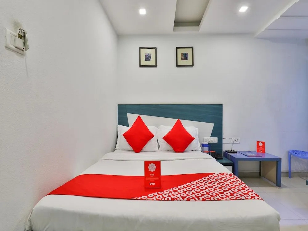OYO 13398 Hotel Relish