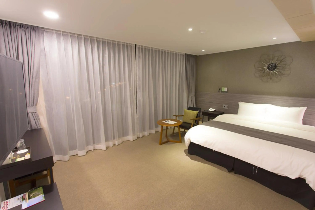 I-Jin Hotel