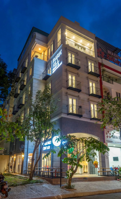 Parkhill Hotel & Apartment