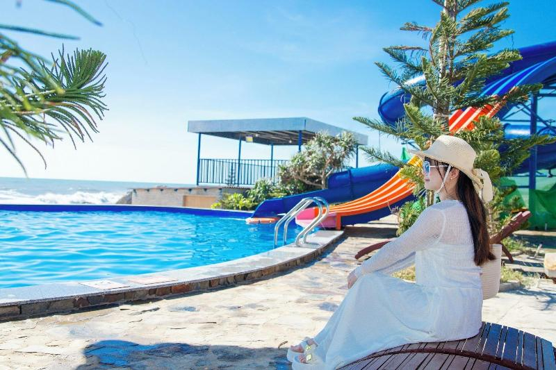 Adora Bay Ke Ga Beach Resort - Onsite Water Park
