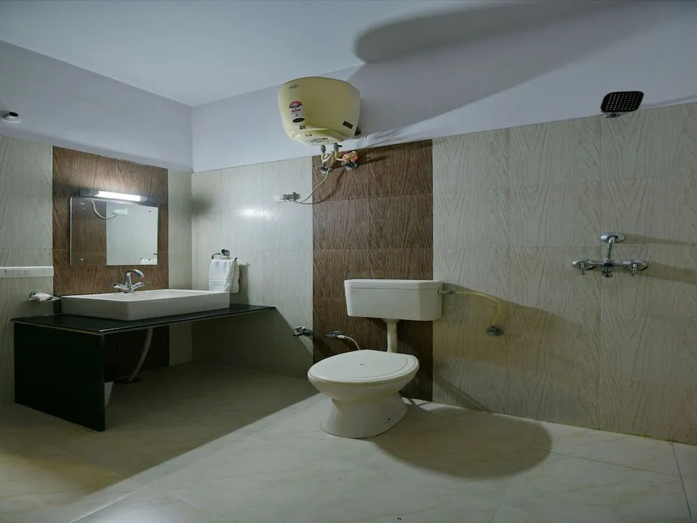 OYO 11754 Hotel Classic 7