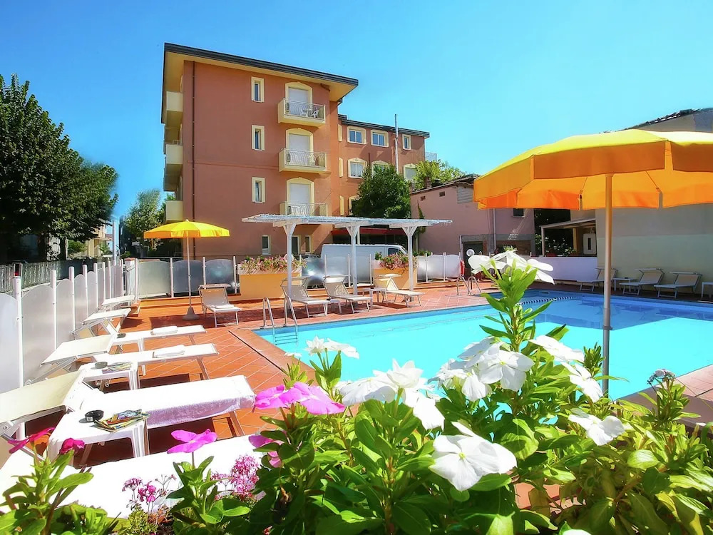 Princely Apartment in Torre Pedrera With Swimming Pool