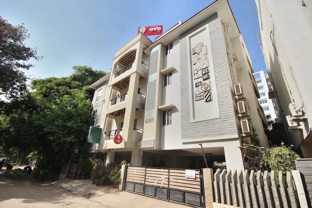 Oyo Rooms Indiranagar 214